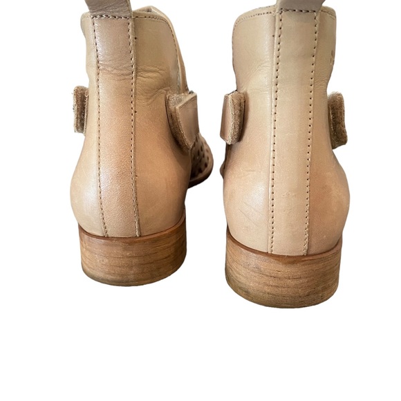 Muse & Cloud Anthropologie leather ankle booties. Tan. Excellent condition. Sz 9 - Picture 5 of 10